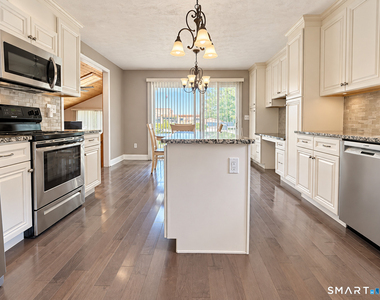 91 Bertrose Avenue - Photo Thumbnail 6