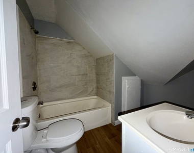 3 Hill Street - Photo Thumbnail 9