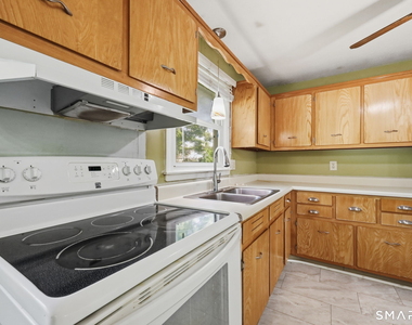 72 Graham Road - Photo Thumbnail 12