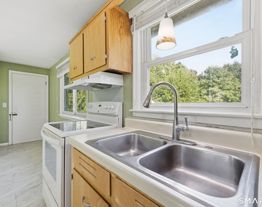 72 Graham Road - Photo Thumbnail 13