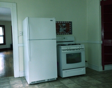 353 Highland Avenue - Photo Thumbnail 3
