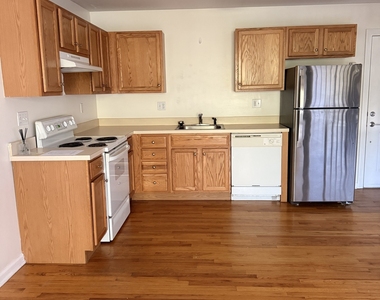 670 Boston Post Road - Photo Thumbnail 4