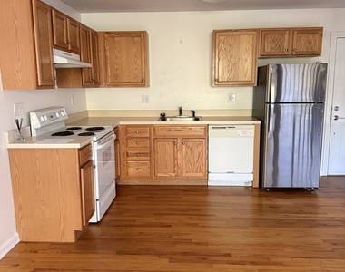 670 Boston Post Road - Photo Thumbnail 2