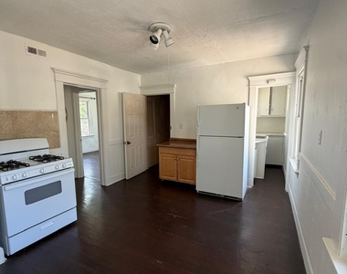 35 Irvington Street - Photo Thumbnail 3