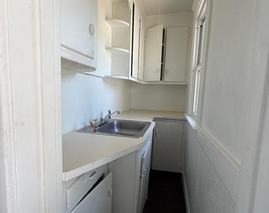 35 Irvington Street - Photo Thumbnail 5