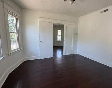 35 Irvington Street - Photo Thumbnail 2