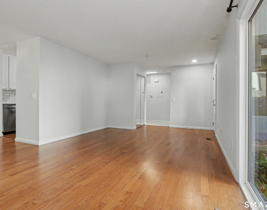 2 Redwood Lane - Photo Thumbnail 4