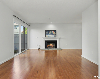 2 Redwood Lane - Photo Thumbnail 2