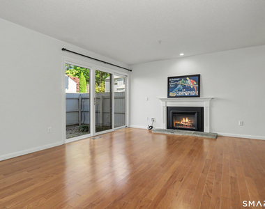 2 Redwood Lane - Photo Thumbnail 8