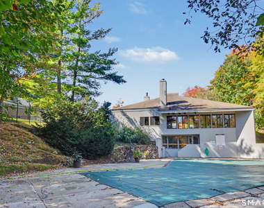 2 Redwood Lane - Photo Thumbnail 11