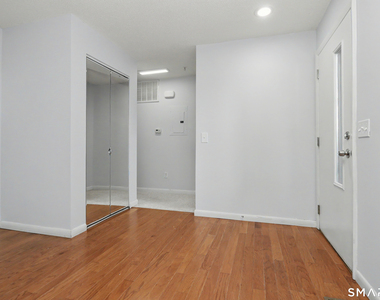 2 Redwood Lane - Photo Thumbnail 18
