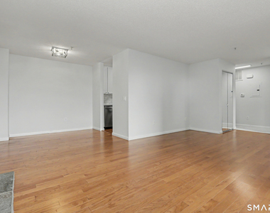 2 Redwood Lane - Photo Thumbnail 14