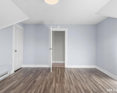 79 Maple Street - Photo Thumbnail 9