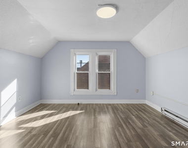 79 Maple Street - Photo Thumbnail 8