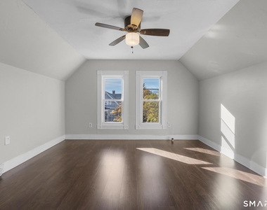 79 Maple Street - Photo Thumbnail 11