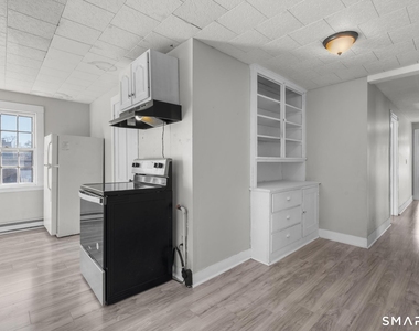 79 Maple Street - Photo Thumbnail 3