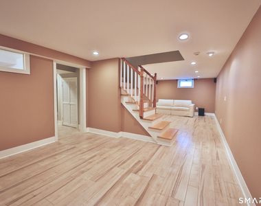 14 Maple Avenue - Photo Thumbnail 18
