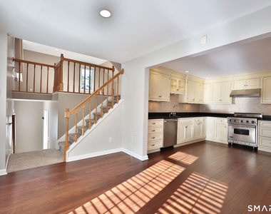14 Maple Avenue - Photo Thumbnail 8