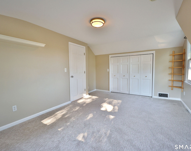 14 Maple Avenue - Photo Thumbnail 16