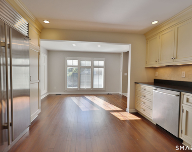 14 Maple Avenue - Photo Thumbnail 5
