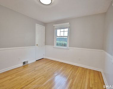 14 Maple Avenue - Photo Thumbnail 11
