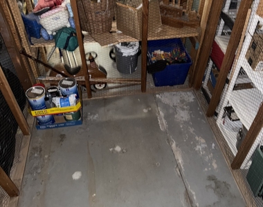 893 Farmington Avenue - Photo Thumbnail 26
