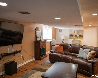893 Farmington Avenue - Photo Thumbnail 13