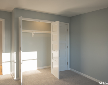 893 Farmington Avenue - Photo Thumbnail 8