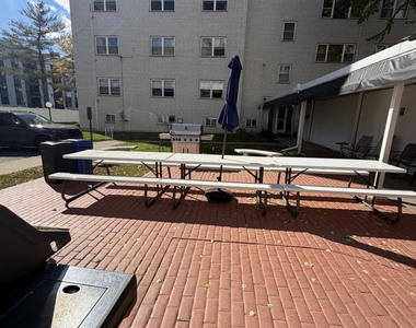 893 Farmington Avenue - Photo Thumbnail 20