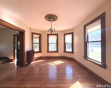 185 Curtis Street - Photo Thumbnail 3