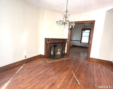 185 Curtis Street - Photo Thumbnail 7