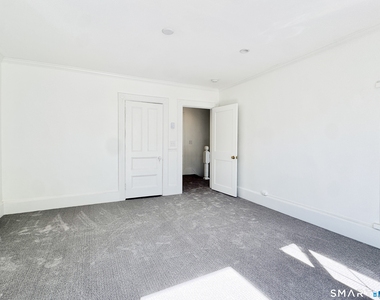 44 Highview Avenue - Photo Thumbnail 4
