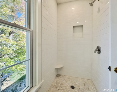 44 Highview Avenue - Photo Thumbnail 6