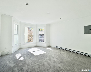 44 Highview Avenue - Photo Thumbnail 3