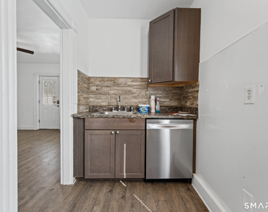 39 Hoffman Street - Photo Thumbnail 7