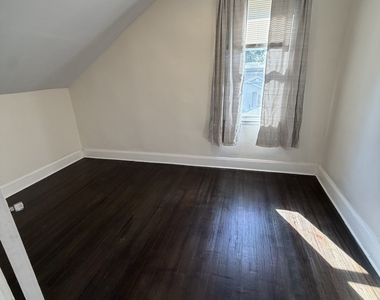 31 Richmond Avenue - Photo Thumbnail 12