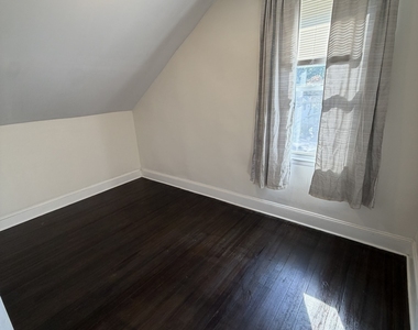 31 Richmond Avenue - Photo Thumbnail 13