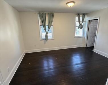 31 Richmond Avenue - Photo Thumbnail 9