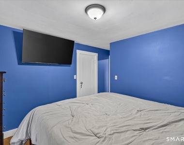 240 Derby Avenue - Photo Thumbnail 11