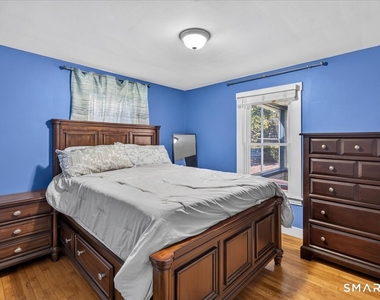 240 Derby Avenue - Photo Thumbnail 10