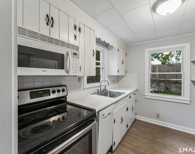 4 Elgin Avenue - Photo Thumbnail 6