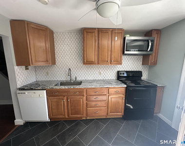 165 Whitfield Street - Photo Thumbnail 12