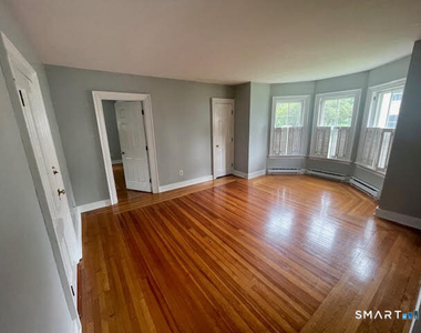 165 Whitfield Street - Photo Thumbnail 11