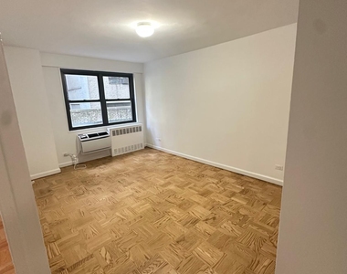 350 West 51st Street - Photo Thumbnail 7