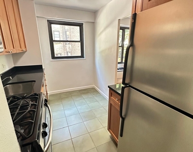 350 West 51st Street - Photo Thumbnail 1