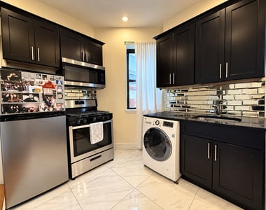 637 St Marks Avenue - Photo Thumbnail 6