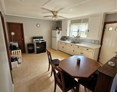 94 Perrine Street - Photo Thumbnail 4