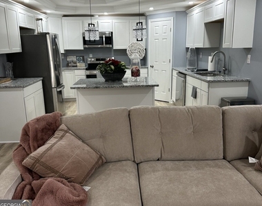6333 Robins Trace - Photo Thumbnail 3