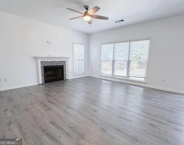 2435 Cross Springs Drive - Photo Thumbnail 12