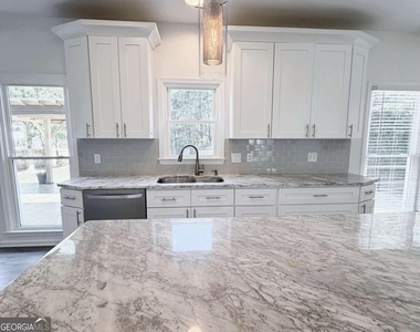 2435 Cross Springs Drive - Photo Thumbnail 17